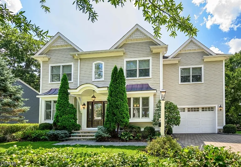 21 Anthony Dr — Photo 1