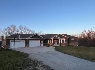 2615 Bayfield Rd, Muscatine, IA 52761