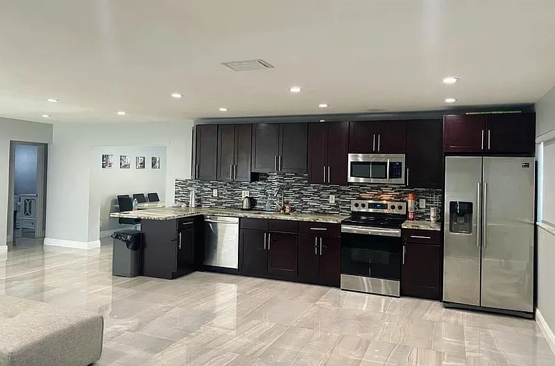 4 bed, 3.0 bath, 1701 sqft, $6,500 — Photo 4