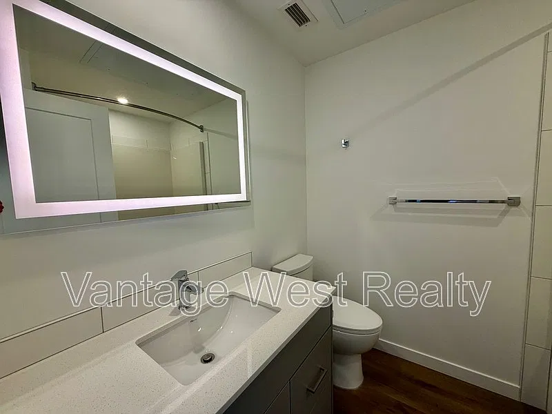 1274 Devonshire Ave — Photo 4