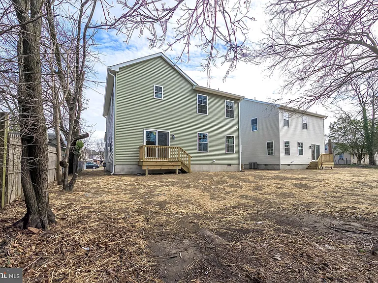 820 Archer St — Photo 20
