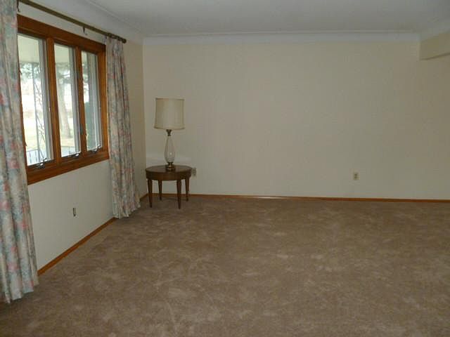 2nd image of 5050 Clover Ln
