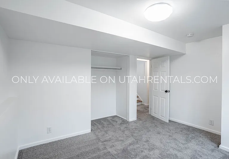 893 N 500 E — Photo 20