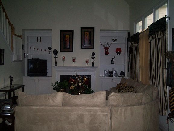 Family room w/ fireplace