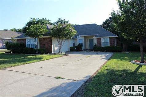 3rd image of 521 Oak Lk