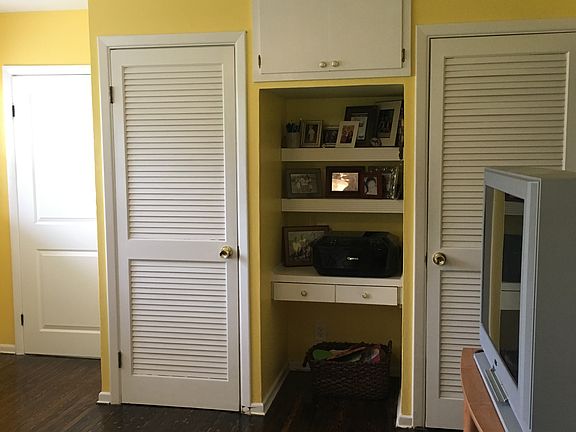 5th image of 715 Palmer St