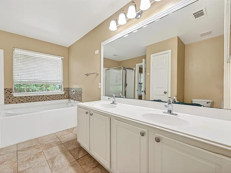 54 Blue Creek Pl — Photo 25