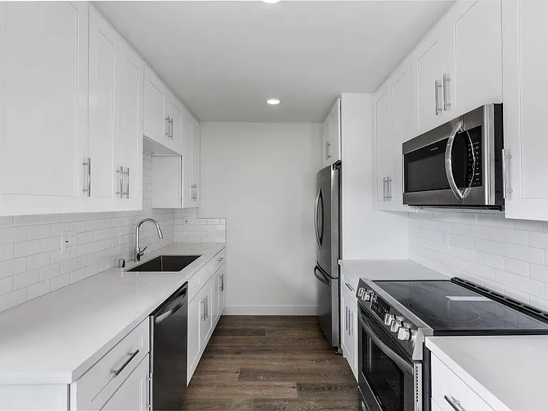 3828 W 226th St — Photo 5