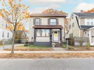 1047 Carew St, Springfield, MA 01104