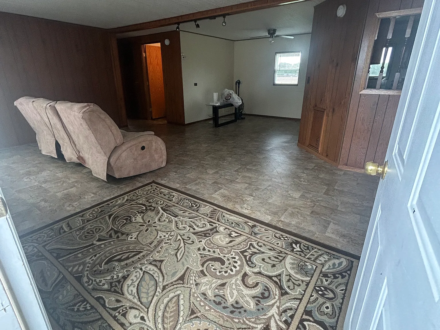 3 bed, 1152 sqft, $2,000 — Photo 4