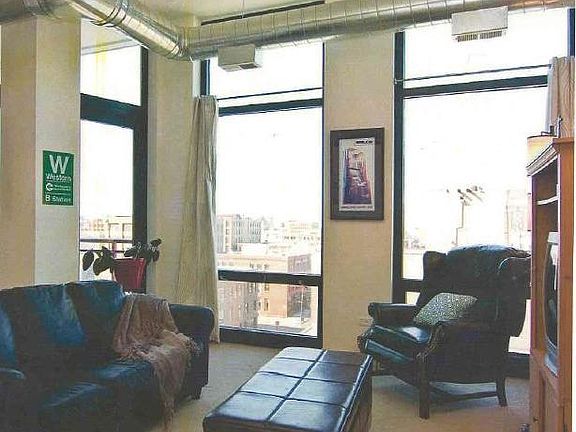 2nd image of 740-704 W Fulton St #740