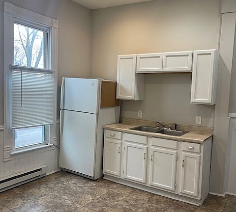 4th image of 1006 N Roosevelt Ave
