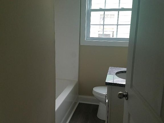 3rd image of 313 W End Blvd