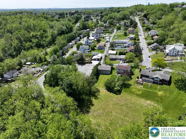 5361 Hillside Ave, Whitehall, PA 18052