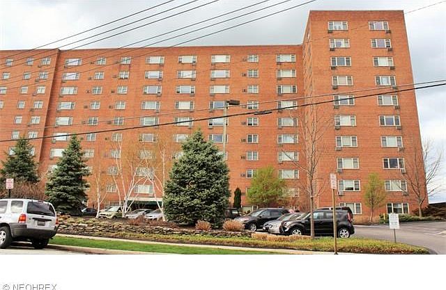 1st image of 11820 Edgewater Dr APT 914