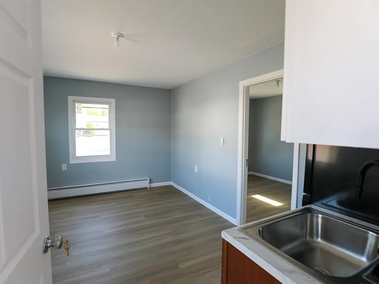 150-154 W Main St #2 — Photo 3