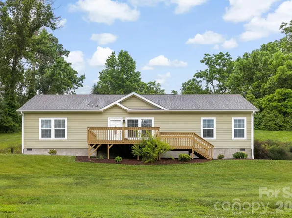 135 Herron Cove Rd, Weaverville, NC 28787