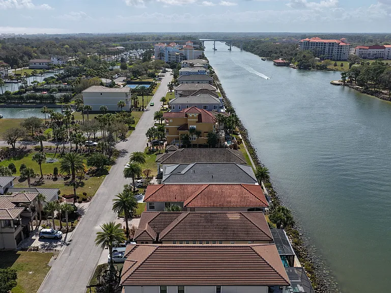 262 Yacht Harbor Dr — Photo 53