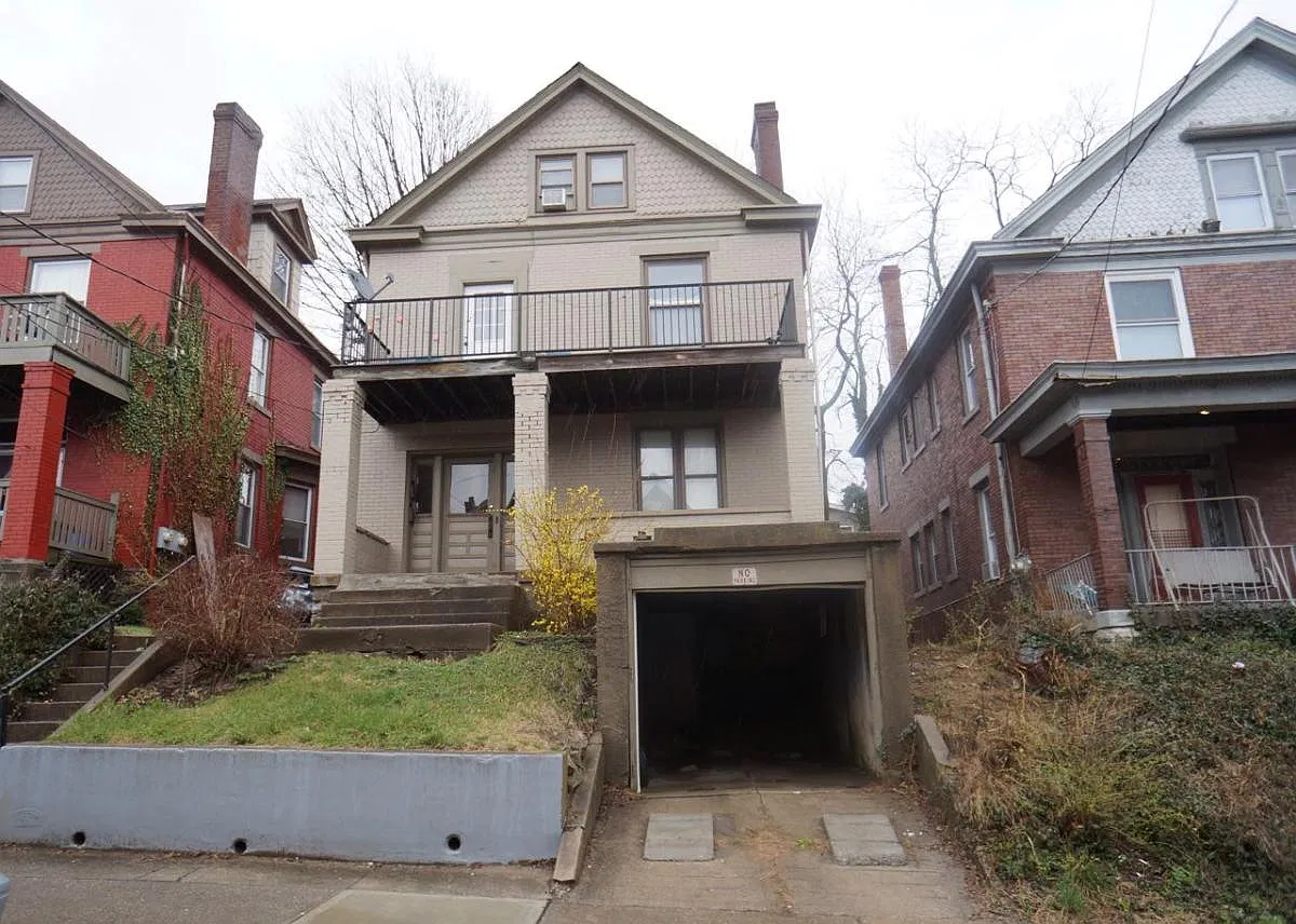 5 bed, 2500 sqft, $3,500 — Photo 1