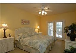 4th image of 827 Amber Dr