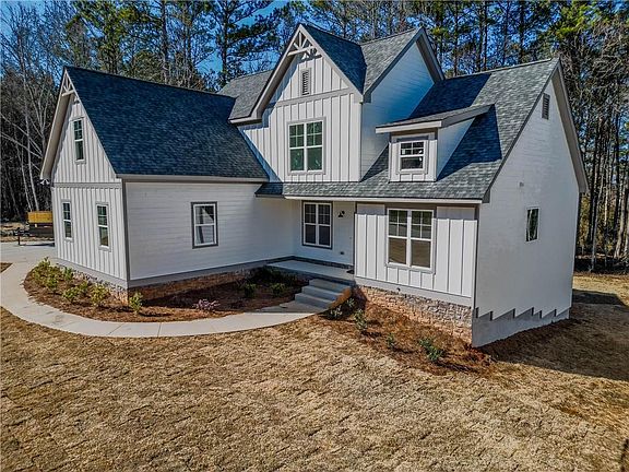 3rd image of 185 Lawrence Dr