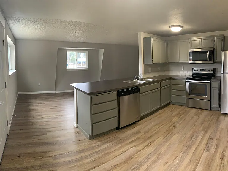 16324 Canyon Rd E #2 — Photo 2