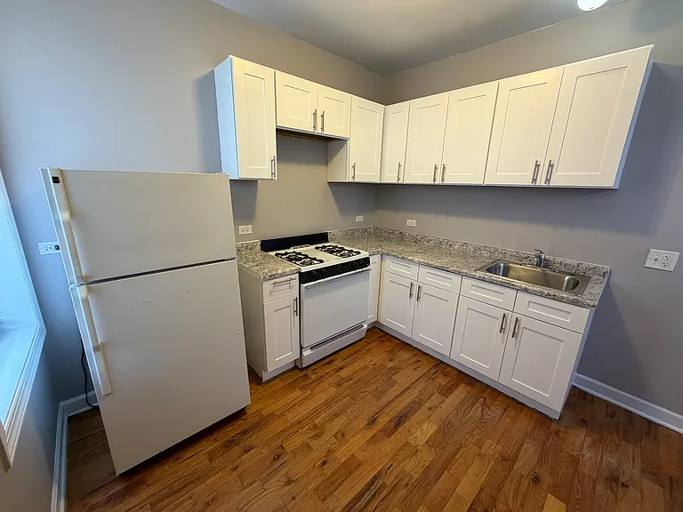 5011 W Augusta Blvd — Photo 5