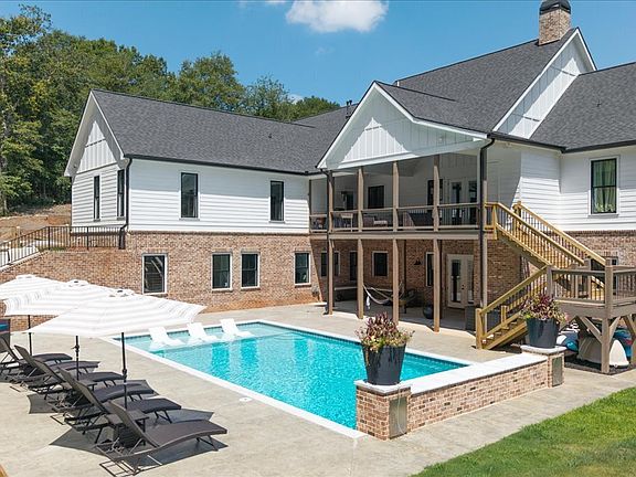 2nd image of 1380 Cronic Town Rd