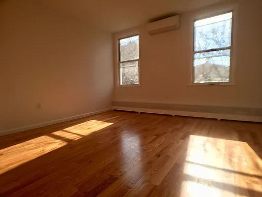 Rented by Northside Plaza Inc. | media 27