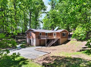 106 S Gordon Dr, Flat Rock, NC 28731