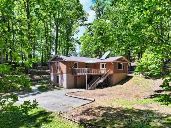 106 S Gordon Dr, Flat Rock, NC 28731