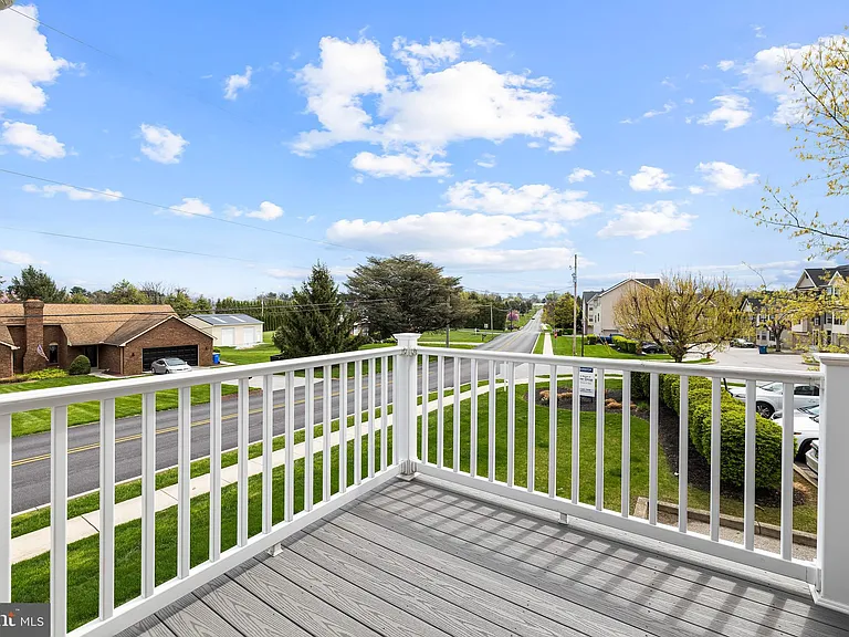 22 Shady Tree Ct — Photo 12