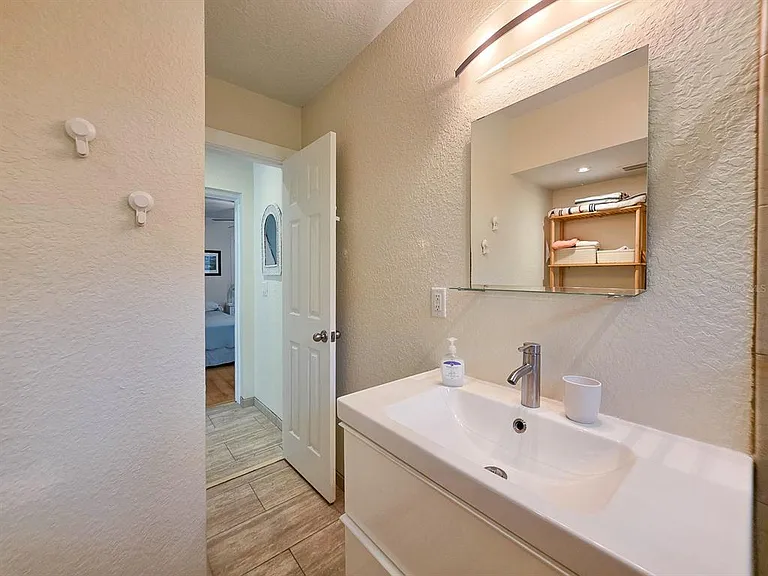 1208 S Central Ave — Photo 23