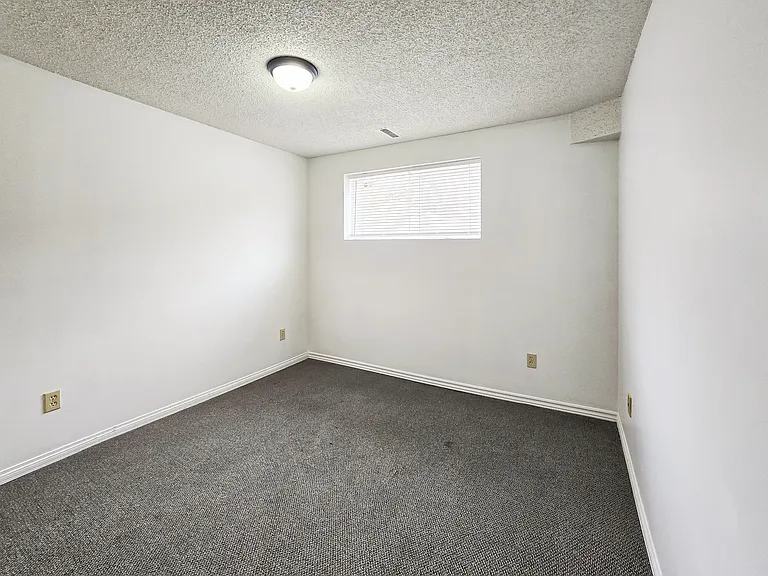 1515 36th St SE — Photo 10