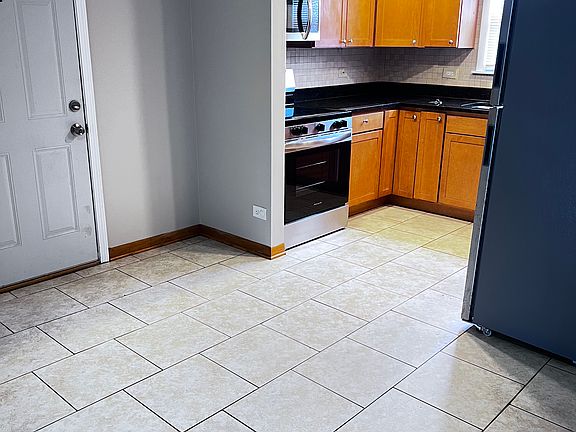 4th image of 4644 153rd St APT 2E