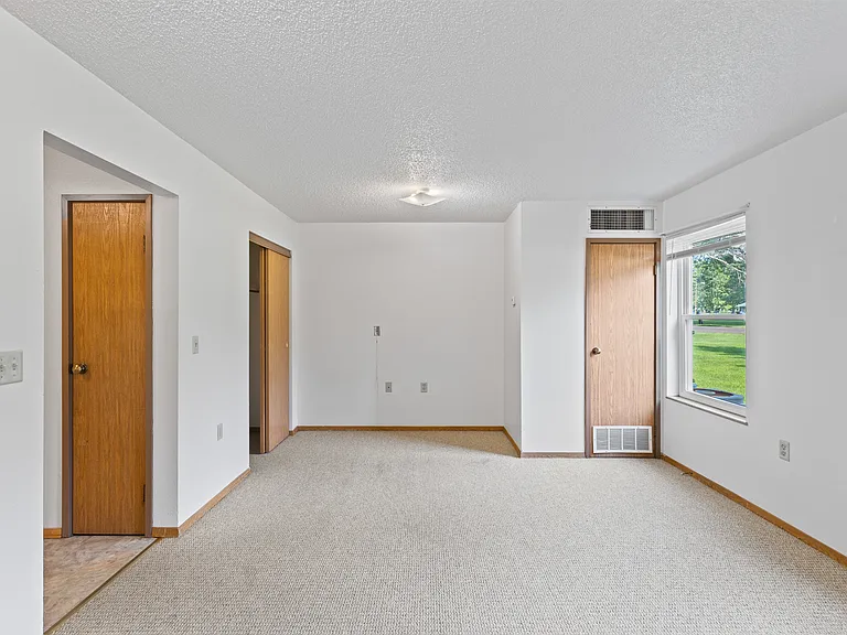 Liberty/Tambo Apartments — Photo 24