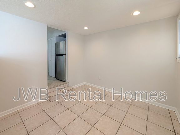 4th image of 825 Cornwallis Dr