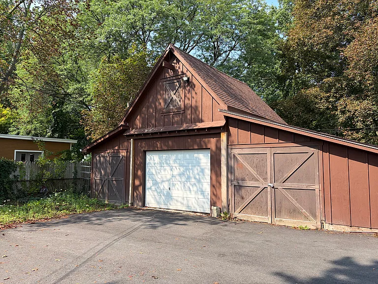 553 Britton Rd #LOWER — Photo 12