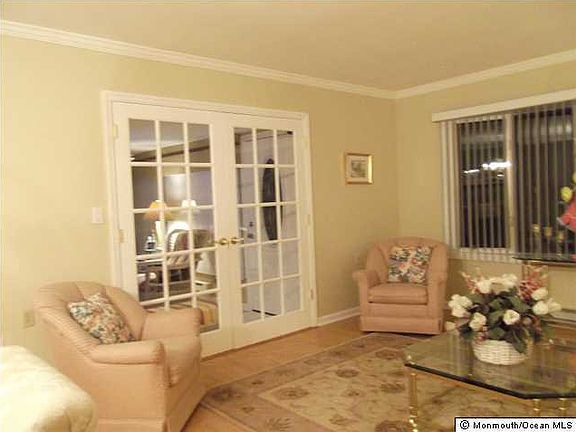 4th image of 1269 Argyll Circle #B