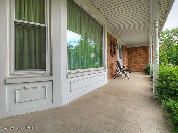 2nd image of 2812 Southwood Dr