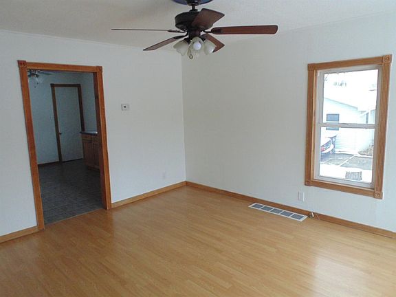 4th image of 2650 Vigo St