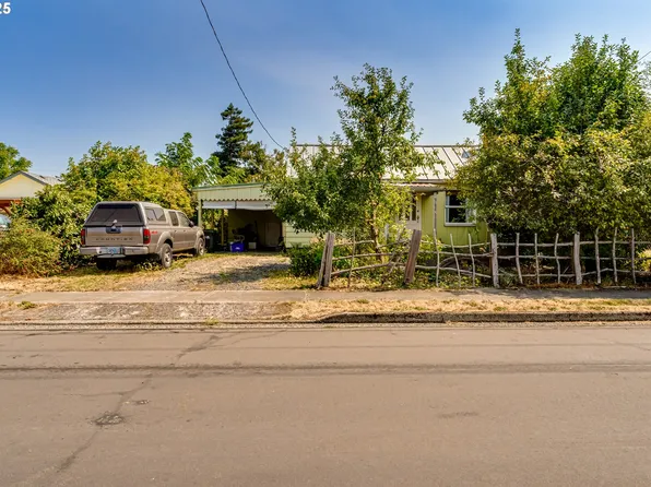 353 19th St, Springfield, OR 97477