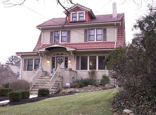 64 Woodhaven Dr, Pittsburgh, PA 15228