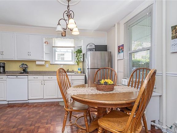 4th image of 11 Terrace Ave