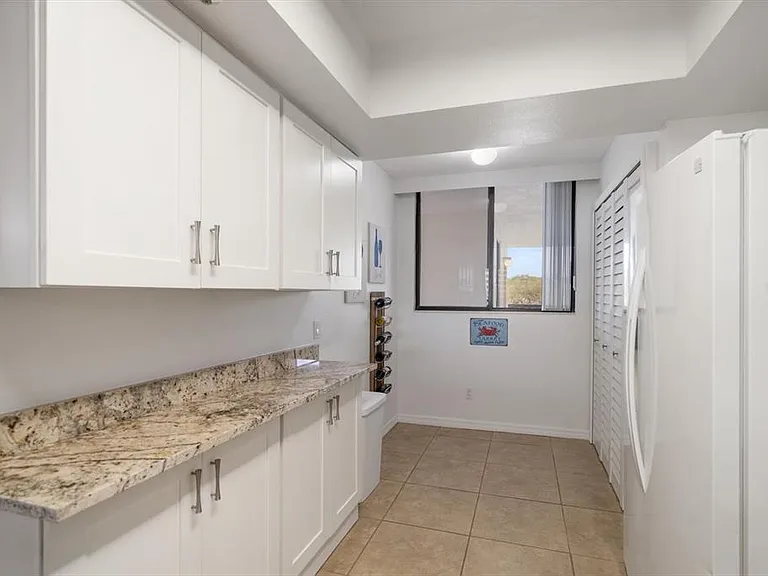 11730 Shipwatch Dr #305 — Photo 5