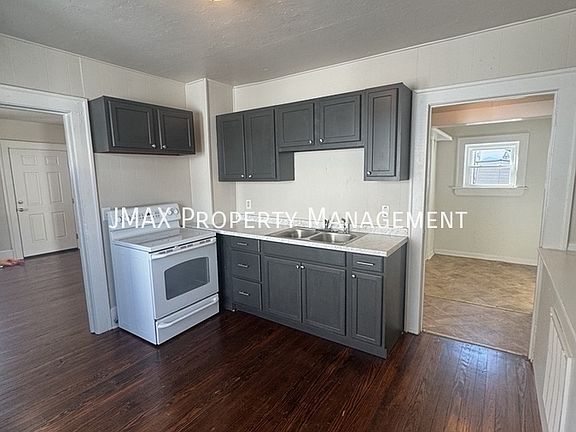 3rd image of 1612 Campbell Ave SE