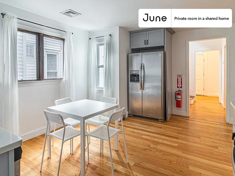 29 Alston St #C — Photo 8