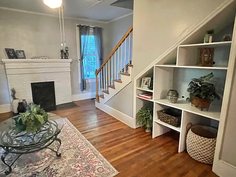 511 S Walker St — Photo 8