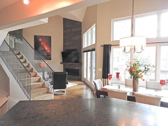 4th image of 2427 Garmisch Dr Unit A