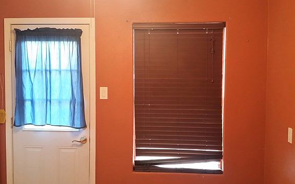 5th image of 210 Maryland St